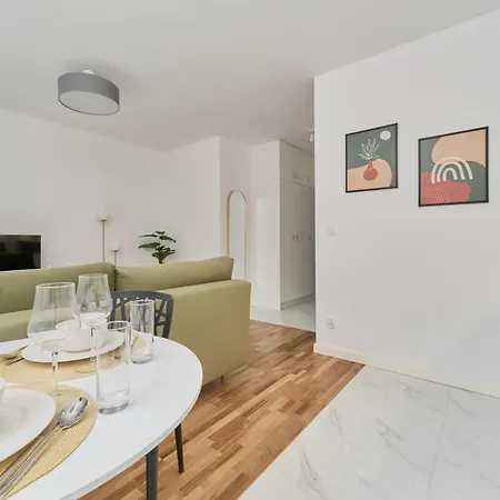 Cozy Studio With Balcony In Very Close To Main Market Square By Renters アパート