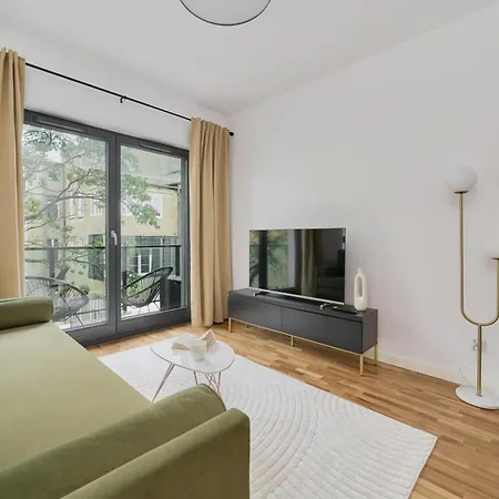 아파트 Cozy Studio With Balcony In Very Close To Main Market Square By Renters *
