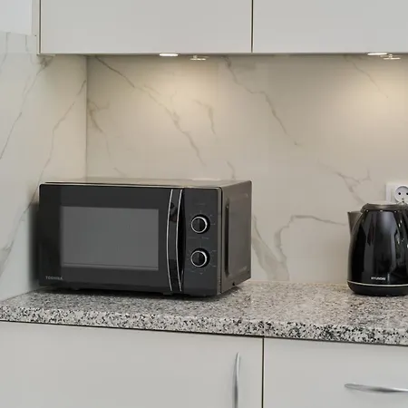 아파트 Cozy Studio With Balcony In Very Close To Main Market Square By Renters