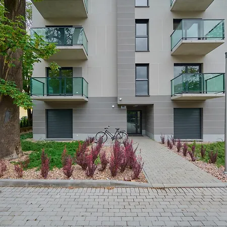 아파트 Cozy Studio With Balcony In Very Close To Main Market Square By Renters *